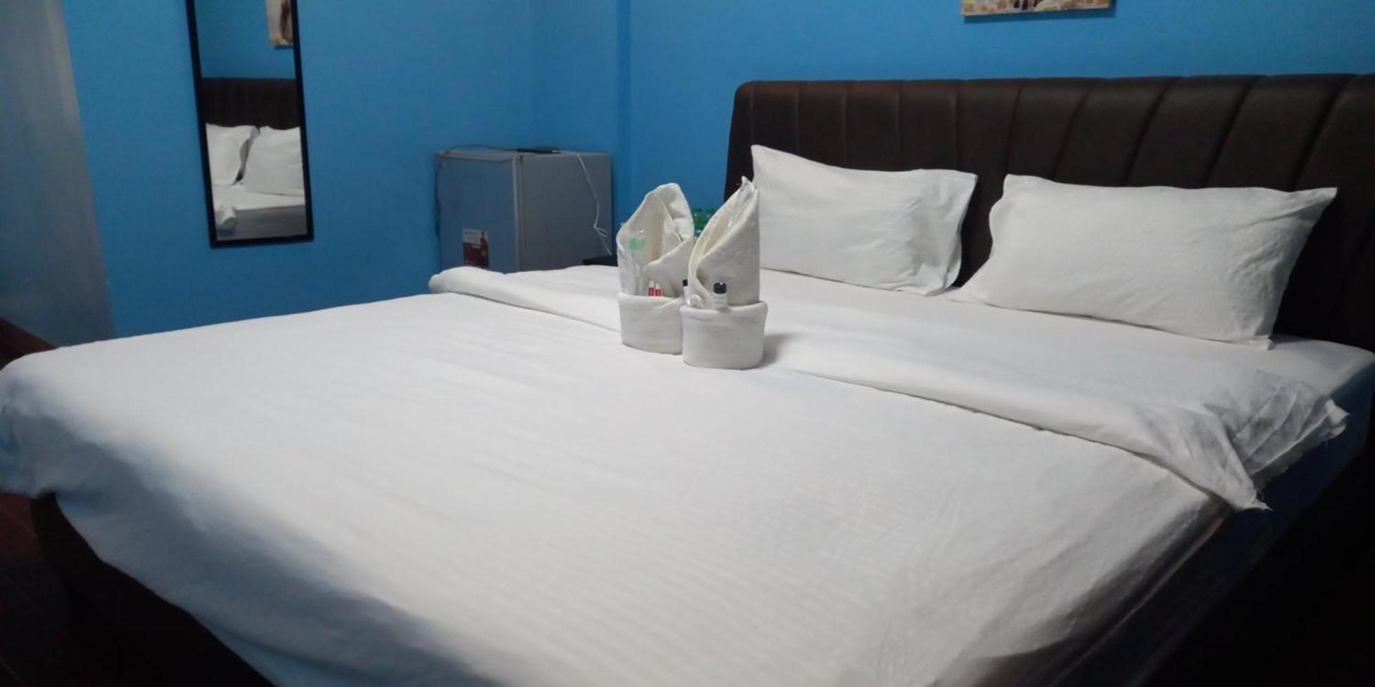 Dolphin Bay Resort Puerto Galera Dış mekan fotoğraf