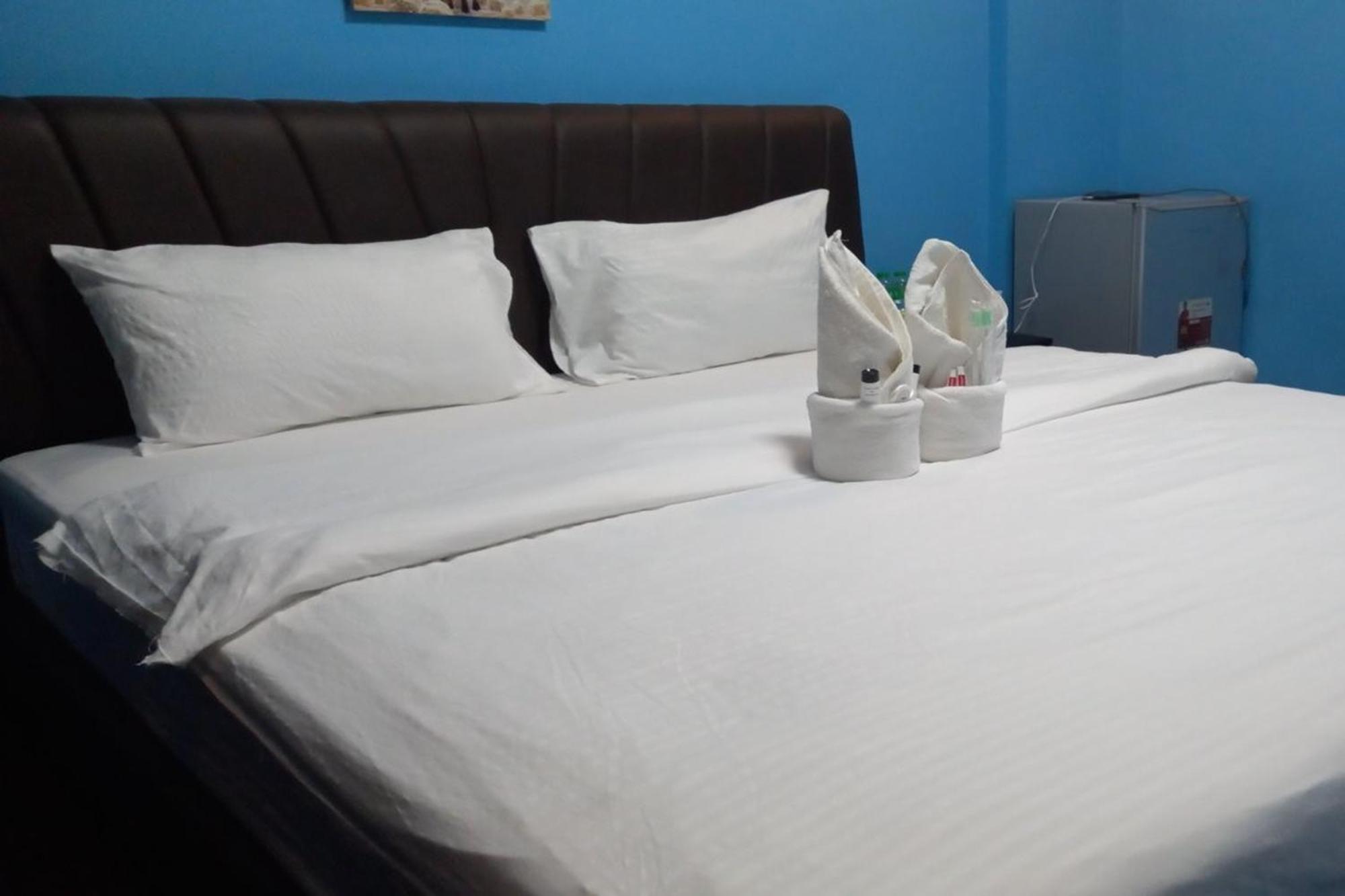 Dolphin Bay Resort Puerto Galera Dış mekan fotoğraf