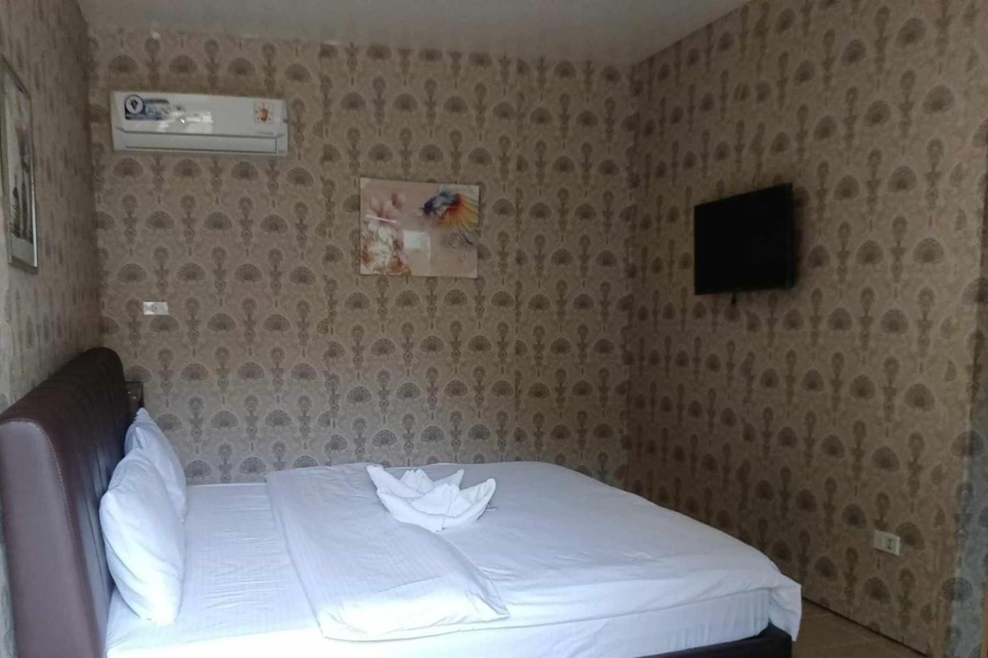 Dolphin Bay Resort Puerto Galera Dış mekan fotoğraf